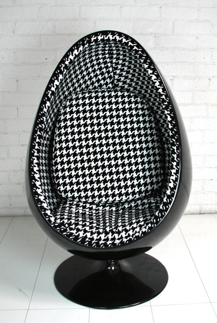 Pod Chair in Hounds Tooth