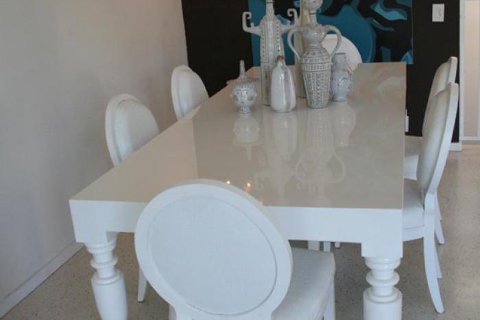 Hollywood Dining Table in Autobody White